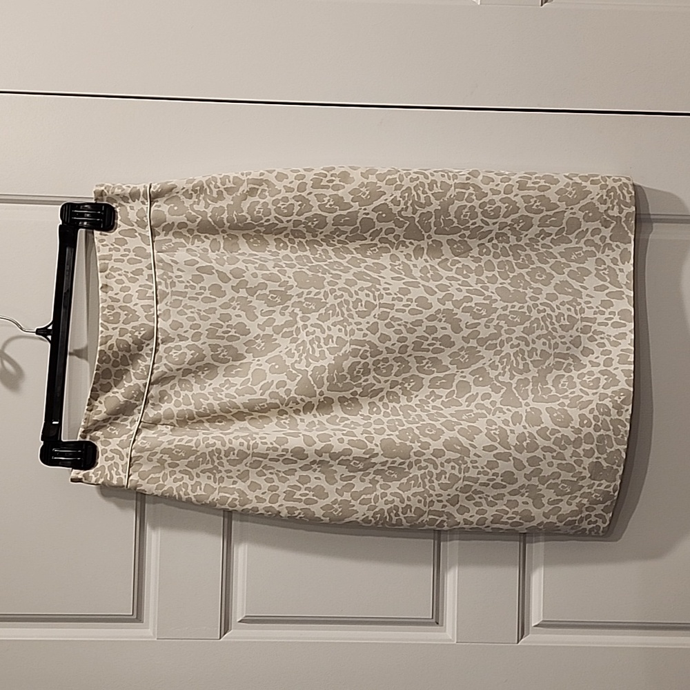 Beautiful Antonio Melani Pencil Skirt w/Leopard Print